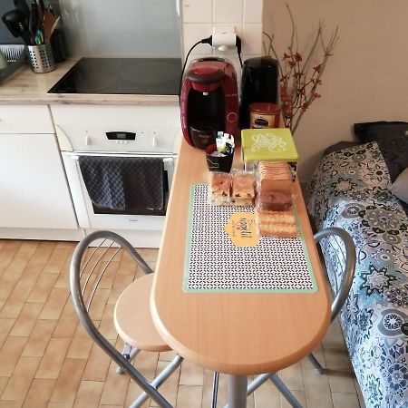 appartement type f2 proche PARIS 25 KM Andilly  Extérieur photo
