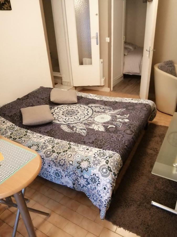 appartement type f2 proche PARIS 25 KM Andilly  Extérieur photo
