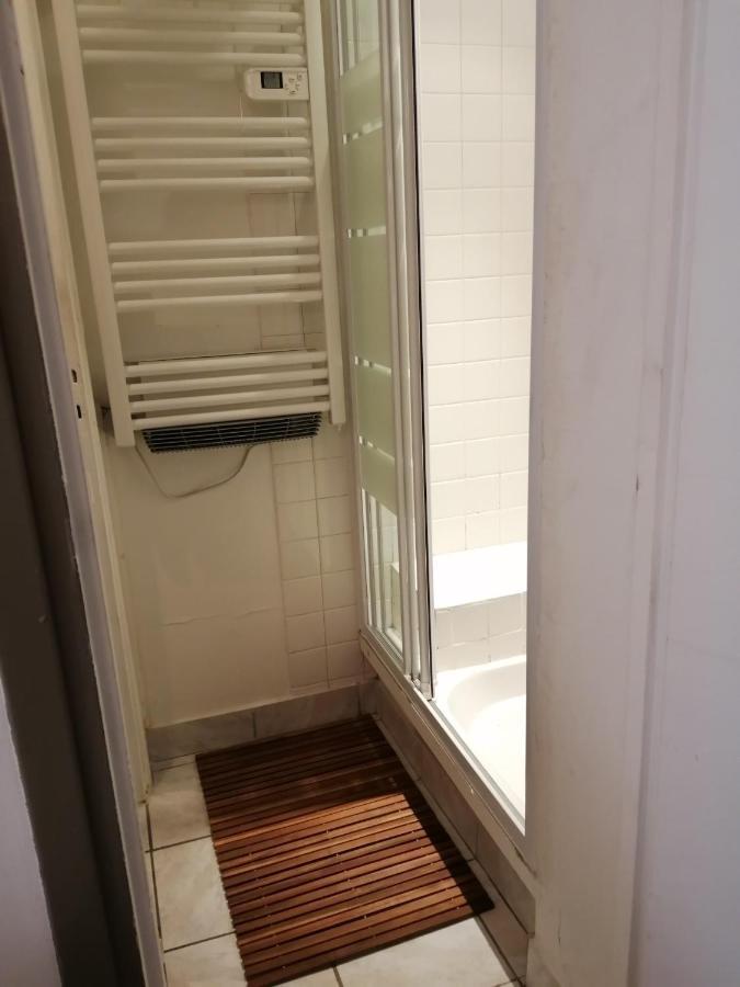 appartement type f2 proche PARIS 25 KM Andilly  Extérieur photo