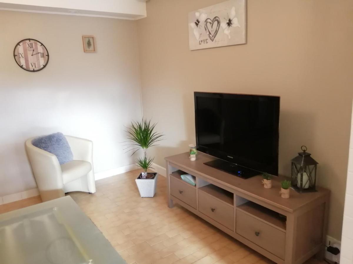 appartement type f2 proche PARIS 25 KM Andilly  Extérieur photo