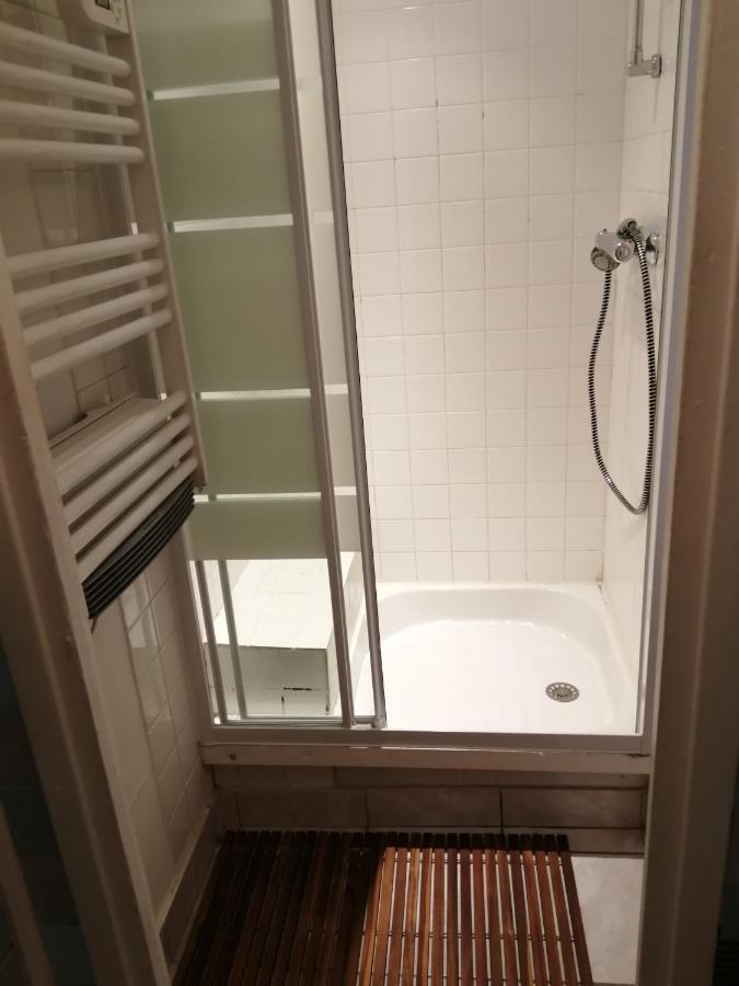 appartement type f2 proche PARIS 25 KM Andilly  Extérieur photo