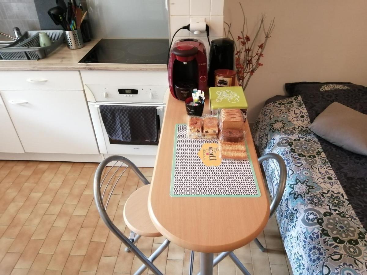 appartement type f2 proche PARIS 25 KM Andilly  Extérieur photo