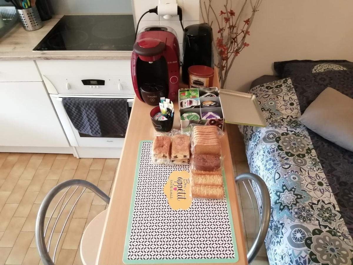 appartement type f2 proche PARIS 25 KM Andilly  Extérieur photo